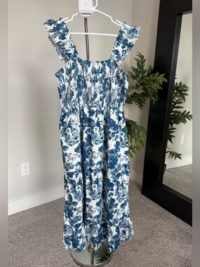 NWT Amazon The Drop - “Kimi” Blue and White Floral Smocked Sundress - size L